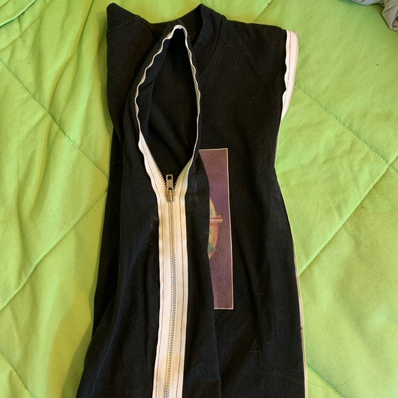 Guns N’ Roses zip side tank top - Picture 4 of 5